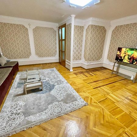 Classic C1 Apartment In The Center With 4 Rooms Taszkent Zewnętrze zdjęcie