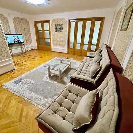 Classic C1 Apartment In The Center With 4 Rooms Taszkent Zewnętrze zdjęcie