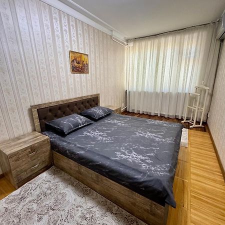 Classic C1 Apartment In The Center With 4 Rooms Taszkent Zewnętrze zdjęcie