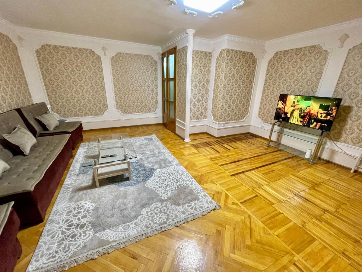 Classic C1 Apartment In The Center With 4 Rooms Taszkent Zewnętrze zdjęcie